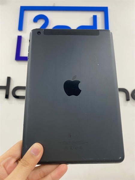 iPad mini 1 - P/A - IOS 9.3.5 - 3G - 64GB - Màu đen - Pin 87% - Ngoại hình 97% - Màn ám hồng , phản quang , hở sáng nhẹ , cấn góc , trầy xước - Kèm sạc
