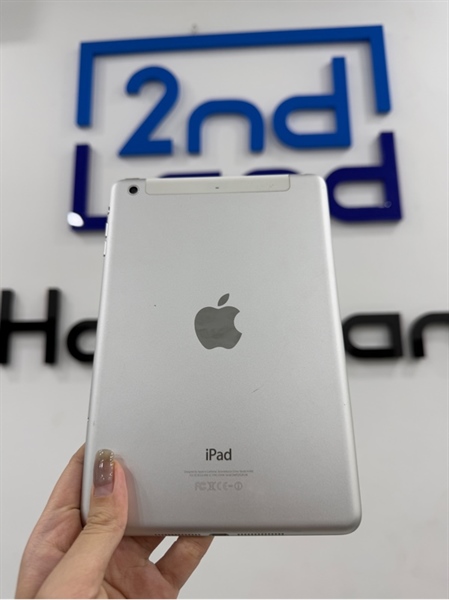 iPad mini 2 - LL/A - IOS 12.5.7 - 4G - 16GB - Màu bạc - Pin 82% - Ngoại hình 97% - Màn ép kính , màn ám viền hồng nhẹ , cấn góc - Kèm sạc