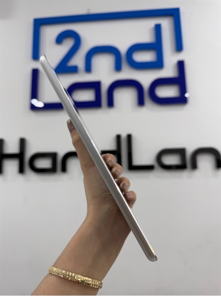 iPad mini 2 - LL/A - IOS 12.5.7 - 4G - 16GB - Màu bạc - Pin 82% - Ngoại hình 97% - Màn ép kính , màn ám viền hồng nhẹ , cấn góc - Kèm sạc 1