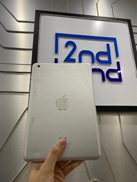 iPad Mini 2 - X/A - 16GB - IOS 12.5 - Pin 57% - Màu bạc - Ngoại hình: 97% - Body