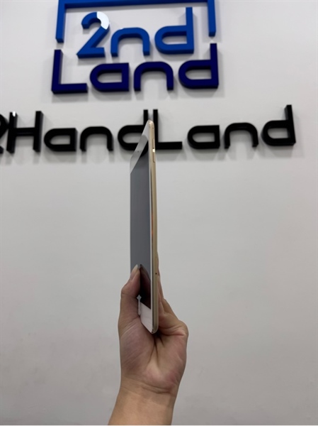 iPad Mini 4 - 4G - 2J/A - 16GB - IOS 15.8.2 - Pin 100% thay new - Màu gold - Ngoại hình 97% - Màn ám bầm sườn hơi cong - Body