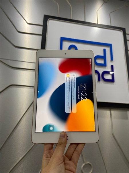 iPad Mini 4 - J/A - 16GB - Bản 4G - IOS 15.8.4 - Pin 96% - Màu vàng gold - Ngoại hình 97% - Body 2