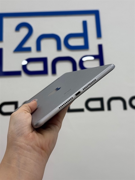 iPad mini 4 - LTE - J/A - 4G - 16 GB - Pin 100 đã thay - Ngoại hình 97% - Màu xám - Trầy cấn sườn nhẹ 1