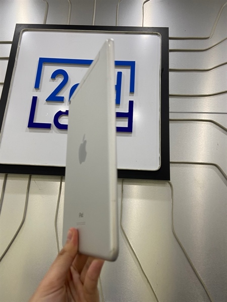 iPad Mini 5 - 2J/A - 64GB - Bản 4G - Pin 80% - Màu bạc - Ngoại hình: 96% trầy cấn - Màn ám hồng viền - Body 1
