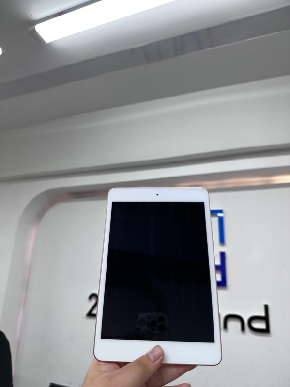iPad Mini 5 - 4G - LL/A - IOS 18.5 - 64GB - Màu hồng - Pin 90% - Ngoại hình 97% - Màn ám hồng - Body