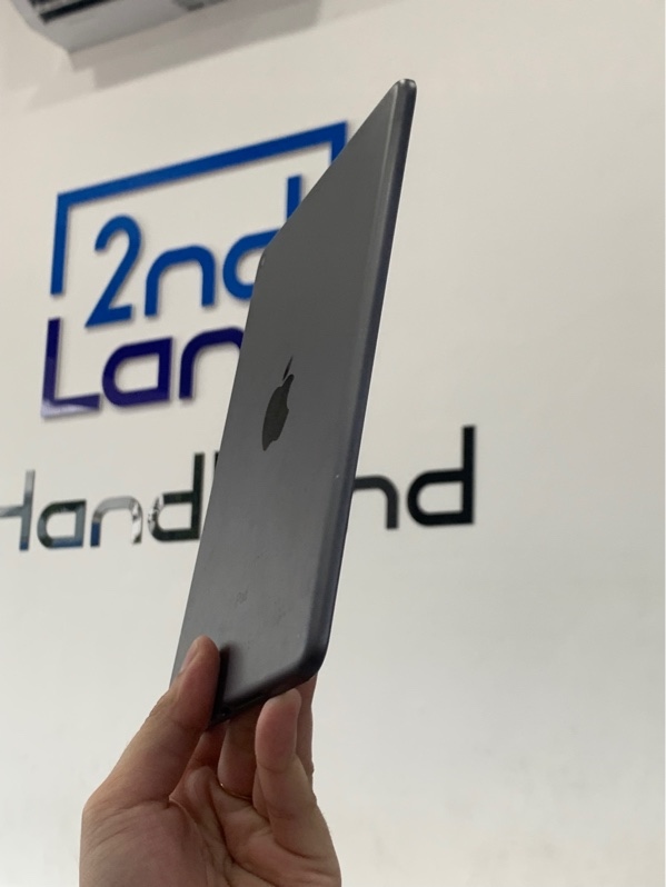 iPad mini 5 - LL/A - 64GB - Màu đen - Pin linh kiện 100% - Màn hình trầy, ám hồng, trầy body - Body