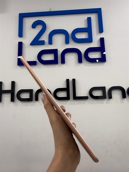 iPad Mini 5 - ZA/A - IOS 18.7 - Wifi - 64GB - Màu Gold - Pin 82% - Ngoại hình 97% - Màn hồng , cấn móp - Body 1