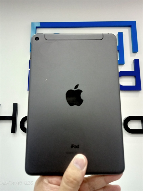 iPad Mini Gen 5 - Bản 4G - LL/A - 64GB - IOS 26.4.1 - Pin 89% - Chu kỳ sạc 614 - Màu đen - Ngoại hình: 97% - Viền trầy, lưng xước, màn ám hồng nhẹ, viền màn ám xanh - Body
