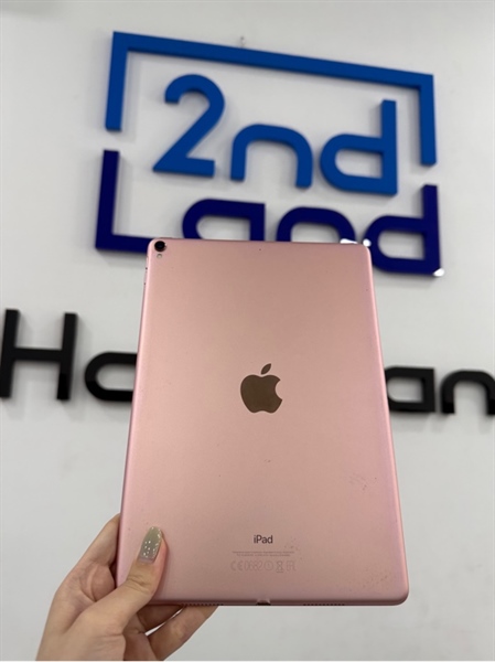 iPad pro 10.5 - 2X/A - IOS 17.5.1 - Wifi - 256GB - Màu hồng - Pin 100% - Ngoại hình 97% - Cấn góc , chỗ sạc hở , màn ám vàng , phản quang nhiều đốm , viền ám hồng - Kèm sạc