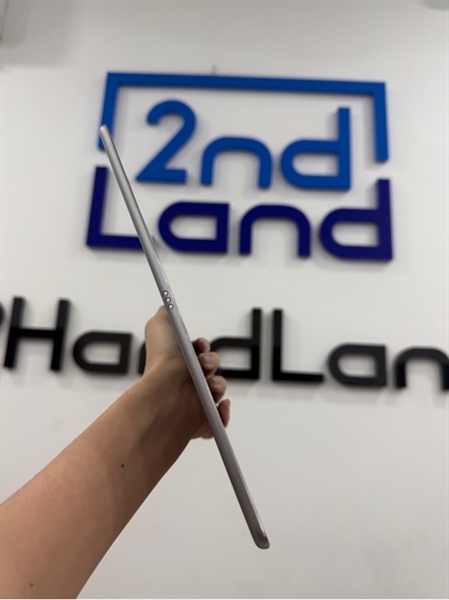 iPad pro 10.5 icnh - NF/A - IOS 17.7.8 - 4G - 64GB - Màu xám - Pin 92% - Ngoại hình 97% - Màn ám hồng , cấn góc - Kèm sạc 1