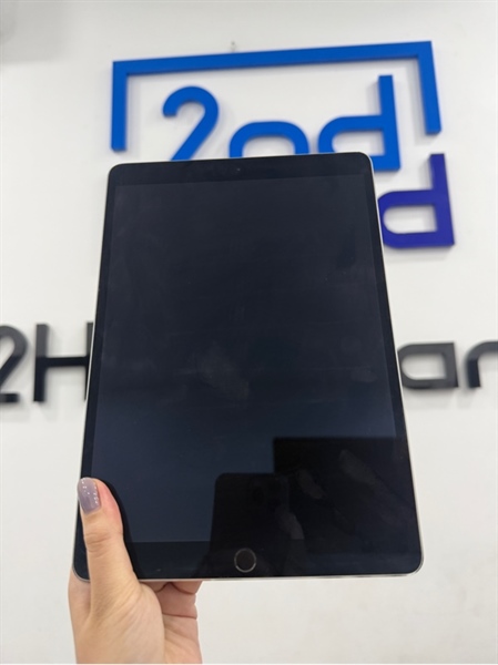 iPad pro 10.5 icnh - NF/A - IOS 17.7.8 - 4G - 64GB - Màu xám - Pin 92% - Ngoại hình 97% - Màn ám hồng , cấn góc - Kèm sạc 2