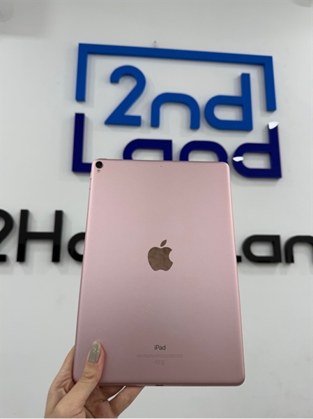 iPad pro 10.5 inch - CL/A - Wifi - 64GB - Màu hồng - Pin 86% - Ngoại hình 98% - Màn phản quang nhiều , cấn viền dưới - Kèm sạc