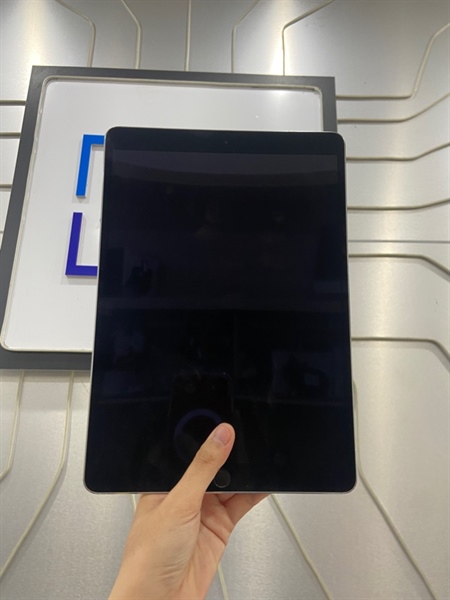 iPad Pro 10.5 inch - J/A - 64GB - IOS 15.2 - Bản 4G - Pin 97% - Màu xám - Ngoại hình: 98% - Body 2