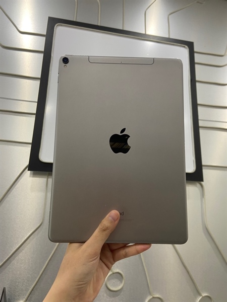 iPad Pro 10.5 inch - J/A - 64GB - IOS 17.7.2 - Bản 4G - Pin 87% - Màu xám - Ngoại hình: 97% - Body