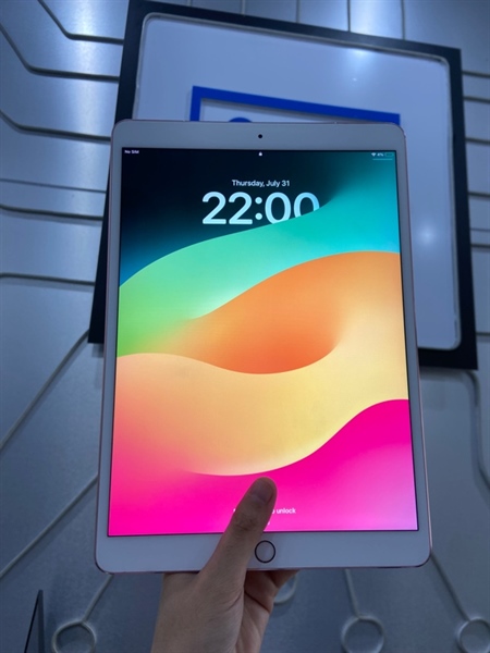 iPad Pro 10.5 inch - J/A - 64GB - IOS 17.7.2 - Bản 4G - Pin 94% - Màu hồng - Ngoại hình: 97% - Màn ám hồng nhẹ - Body 2