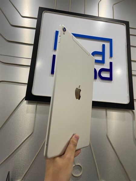 iPad Pro 10.5 inch - J/A - 64GB - IOS 17.7.2 - Bản 4G - Pin 95% - Màu bạc - Ngoại hình: 97% - Body 1