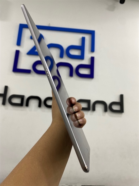 Ipad pro 10.5 inch - J/A - IOS 15.4.1 - 4G - 64GB - Màu bạc - Pin 98% - Ngoại hình 97% - Kèm sạc 1