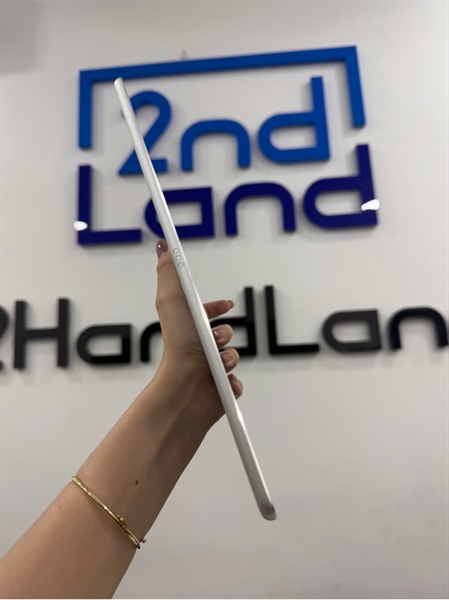 iPad Pro 10.5 inch - J/A - IOS 17.1.1 - Bản 4G - 64GB - Màu bạc - Pin 91% - Ngoại hình 97% - Màn ám hồng , cấn viền dưới - Kèm sạc 1