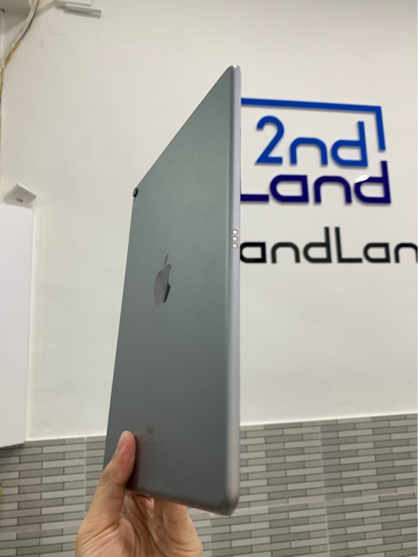 iPad Pro 10.5 inch - LL/A - 64GB - Bản wifi - Màu xám - Pin 81% - Ngoại hình: 97% Màn trầy - Body
