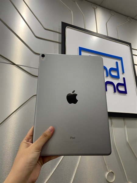 iPad Pro 10.5 inch - LL/A - 64GB - IOS 17.5.1 - Bản Wifi - Pin 91% - Màu xám - Ngoại hình: 98% - Body