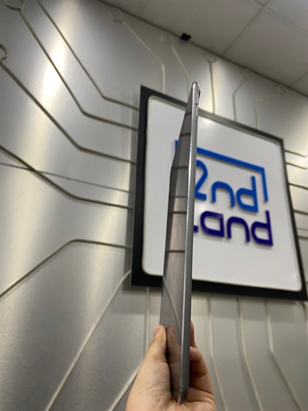 iPad Pro 10.5 inch - LL/A - 64GB - IOS 17.5.1 - Bản Wifi - Pin 91% - Màu xám - Ngoại hình: 98% - Body 1