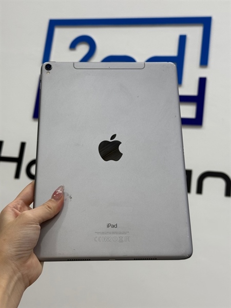 iPad Pro 10.5 inch - X/A - Bản 4G - 64GB - Pin 98% - Ngoại hình 97% - Cấn sườn - Bạc