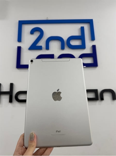 iPad pro 10.5 - J/A - IOS 14.0.1 - 4G - 64GB - Màu bạc - Pin 92% - Ngoại hình 97% - Body