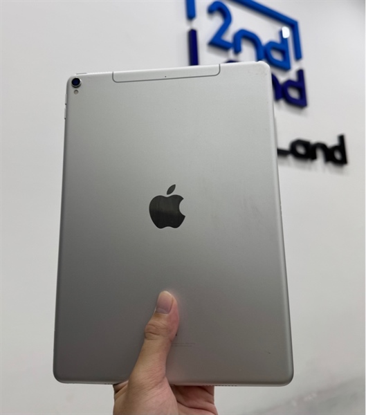 iPad Pro 10.5inch - 2J/A - 64GB - IOS 12.2 - Bản 4G - Pin 99% - Màu bạc - Ngoại hình 97% - Body