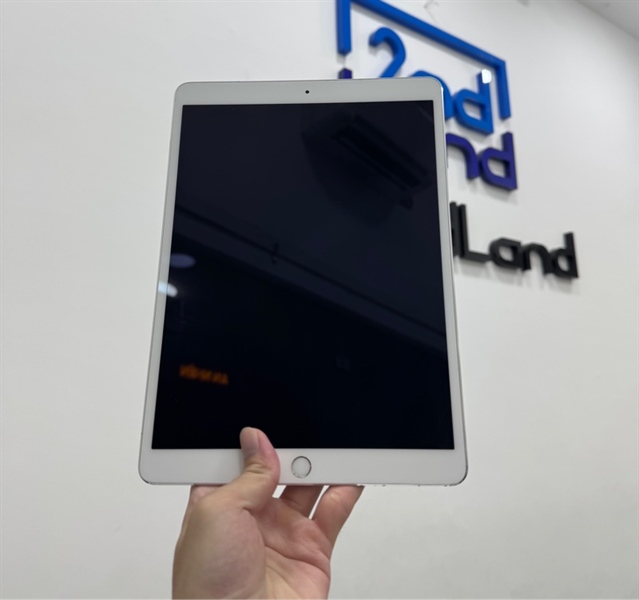 iPad Pro 10.5inch - 2J/A - 64GB - IOS 12.2 - Bản 4G - Pin 99% - Màu bạc - Ngoại hình 97% - Body 2