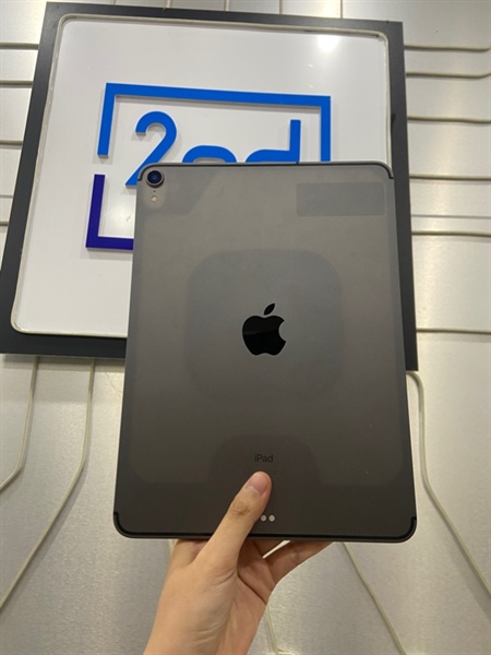iPad Pro 11 inch 2018 - 2J/A - 64GB - Bản 4G - Pin 90% - Màu xám - Ngoại hình: 97% - màn viền ám vàng - Body