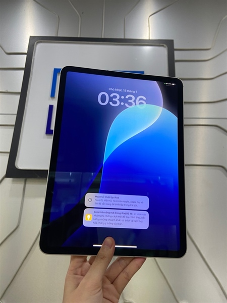 iPad Pro 11 inch 2018 - J/A - 64GB - IOS 18.7.1 - Bản 4G - Máy trả bảo hành - Pin 92% - Màu bạc - Ngoại hình: 97% - Body 2