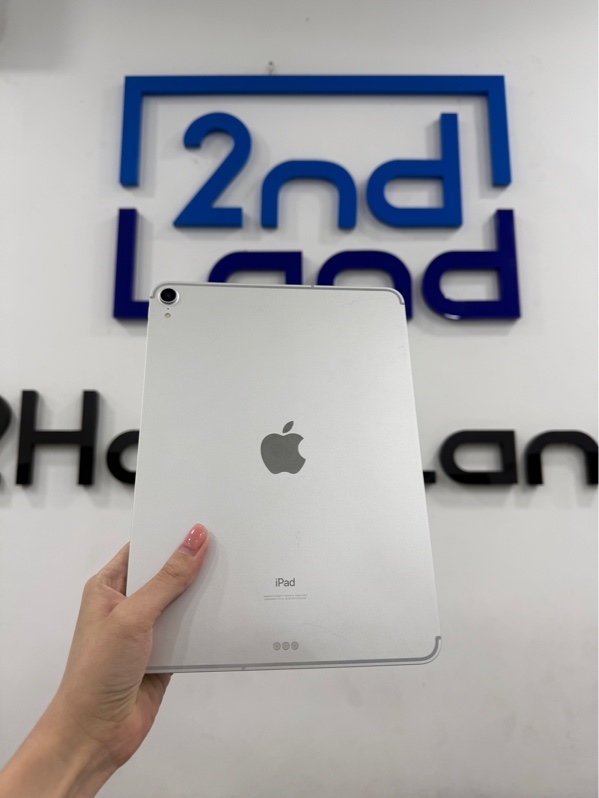 iPad Pro 11 inch 2018 - J/A - IOS 18.4.1 - 4G - 64GB - Màu bạc - Pin 92% - Ngoại hình 98% - Màn trầy , sườn cong nhẹ - Không phụ kiện