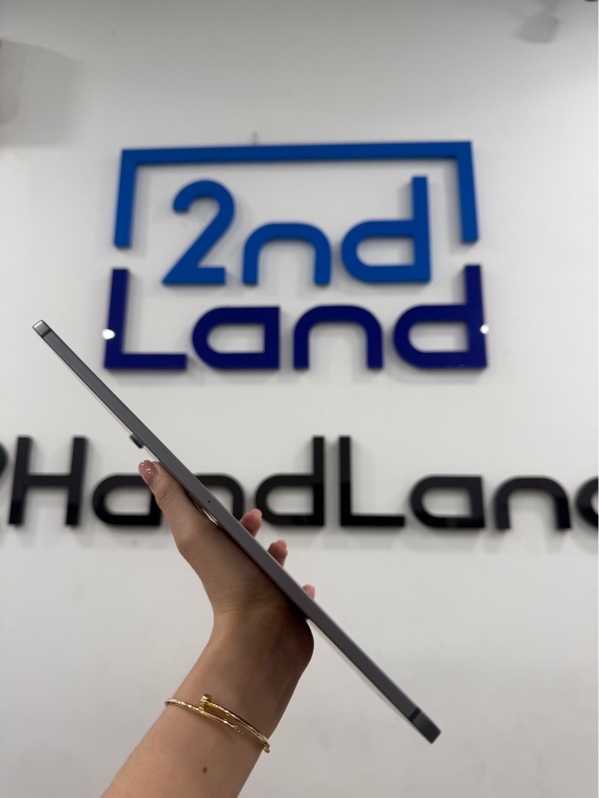 iPad Pro 11 inch 2018 - J/A - IOS 18.6 - 4G - 64GB - Màu xám - Pin 91% - Ngoại hình 98% - Màn trầy nặng , sườn cong nhẹ - Không phụ kiện