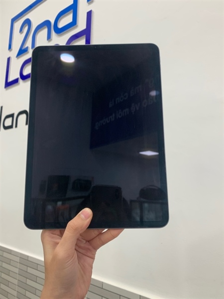 iPad Pro 11 inch 2018 - Màu xám - Pin 88% - Ngoại hình 97% - Xướt chấm bi viền nhẹ , màn ám vàng - Body 2