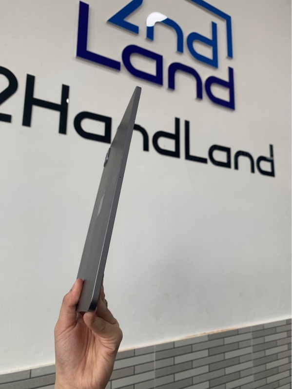 iPad Pro 11-inch gen 2 (2020) - J/A - 128GB - Wifi - Màu xám - Pin 83% chu kì sạc 489 lần - Ngoại hình: 96% - Màn trầy trong + ám vàng - Body