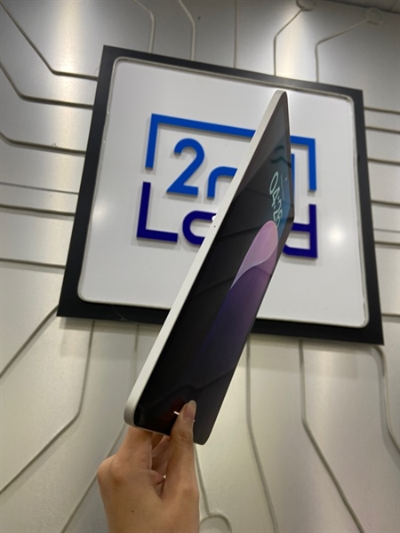 iPad Pro 11 Inch Gen 2 - VC/A -128GB - Bản Wifi - Pin 88% - Màu bạc - Ngoại hình: 97% - Cấn sườn - Body 3