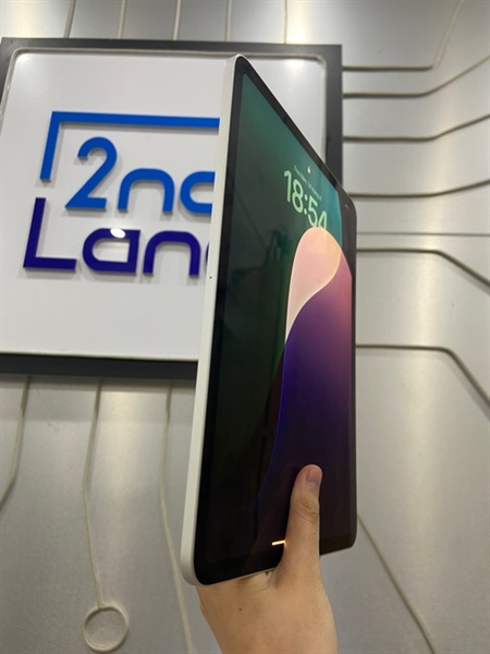 iPad Pro 11 inch Gen 2 - ZA/A - 128GB - Bản Wifi - Pin 80% - Màu xám - Ngoại hình: 98% - Màn ám vàng - Body 3