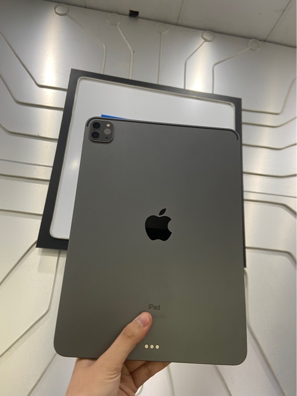 iPad Pro 11 inch Gen 3 - ZA/A - 128GB - Bản Wifi - Pin 83% - Màu đen - Ngoại hình: 97% - Cấn sườn , màn ám + ép kính - Body