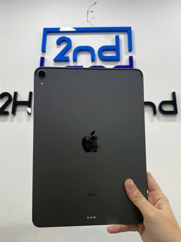 iPad Pro 11inch 2018 Wifi - LLA - 64GB - IOS 26.0 - Pin 96% - Màu xám - Ngoại hình 97% - Màn bụi trong - Body