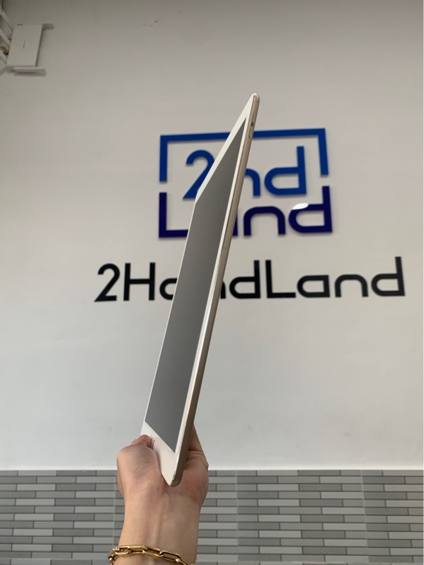 iPad Pro 12.9 Gen 1 - LL/A - 128GB - Màu vàng - Pin 100% đã thay - Ngoại hình: 97% -màn ám hồng, trầy, cấn xướt - Body