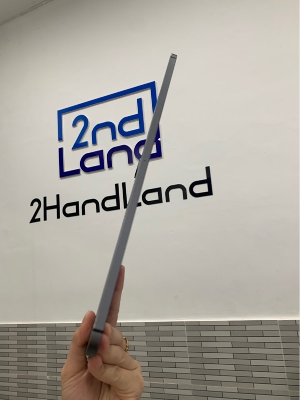 iPad Pro 12.9 Gen 5 - M1 - ZA/A - 128GB - Wifi 4G - Màu xám - Pin 83% chu kì sạc 528 lần - Ngoại hình: 97% - Màn ám viền nhẹ, trầy body, cong sườn nhẹ, cấn 2 góc - Body