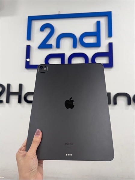 iPad pro 13 inch (M4) - LL/A - IOS 18.6 - Wifi - 256GB - Màu xám - Pin bình thường 100% chu kì sạc 27 lần - Ngoại hình 98% - Body