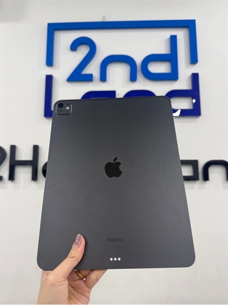 iPad Pro 13 inch M4 - LL/A - IOS 26.2.1 - Wifi - 256GB - Màu xám - Pin 98% - Ngoại hình 98% - Kèm Box , củ sạc 1