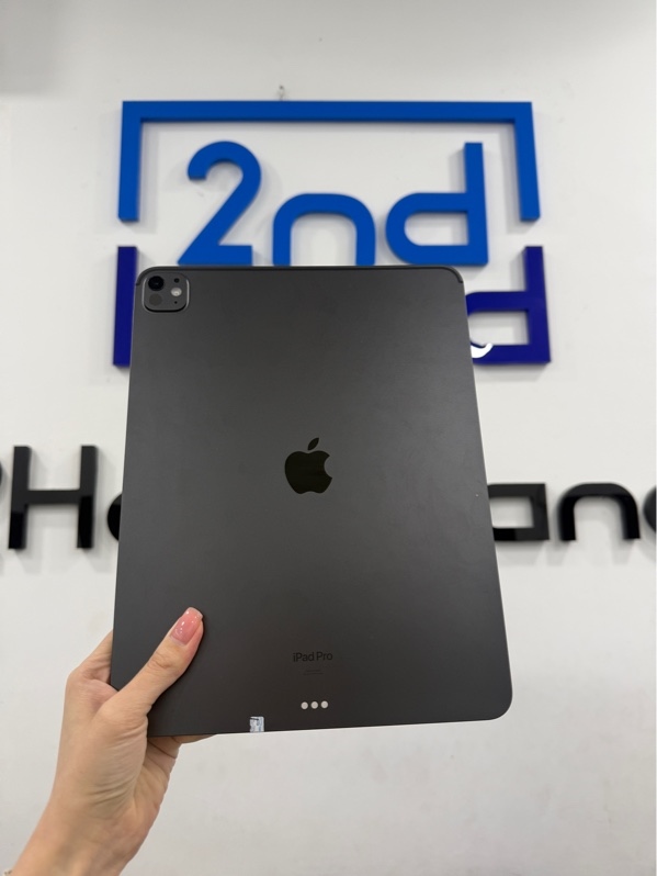 iPad pro 13 inch(M4) - LL/A - ipadOs 18.7.8 - Wifi - 256Gb - Màu xám - Pin bình thường 100% chu kì sạc 73 - Ngoại hình 98% - Màn xước nhẹ 1 đường - Không phụ kiện