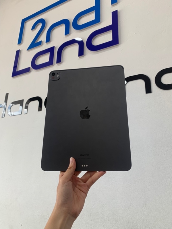 iPad Pro 13 inch M4 - X/A - 256gb - Wifi - Màu đen - Pin 87% - Ngoại hình: 97% - Màn 2 đốm phản quang , màn trầy mèo - Box