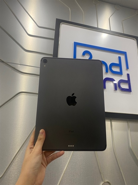 iPad Pro 2018 11 inch - KH/A - 256GB - 4G - Màu xám - Ngoại hình: 98% - Màn ám hồng nhẹ chấm phản quang nhỏ - Body