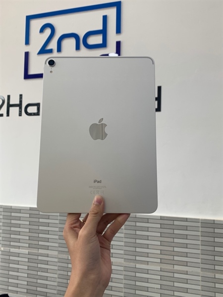 iPad Pro 2018 11 inch - NF/A - 256GB - Wifi - Pin 86% chu kì sạc 564 - Màu bạc - Ngoại hình: 98% - Màn tối viền, cán sườn nhẹ - Body