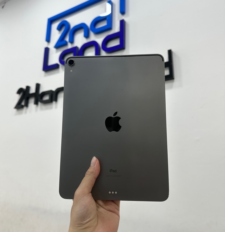 iPad Pro 2018 (11 inch) WiFi - LL/A - 64GB - IOS 26.2.1 - Pin 86% - Màu xám - Ngoại hình 97% - Màn ám - Body