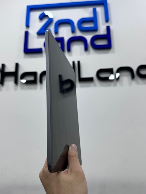 iPad Pro 2018 (11 inch) WiFi - LL/A - 64GB - IOS 26.6.2 - Pin 100% thay new - Màu xám - Ngoại hình 97% - Body