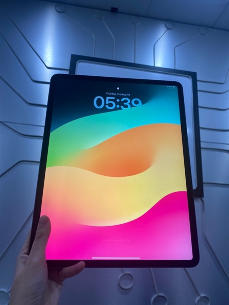 iPad Pro 2018 12.9 inch - 256GB - Bản 4G - Pin 91% - Màu đen - Ngoại hình: 98% - Body